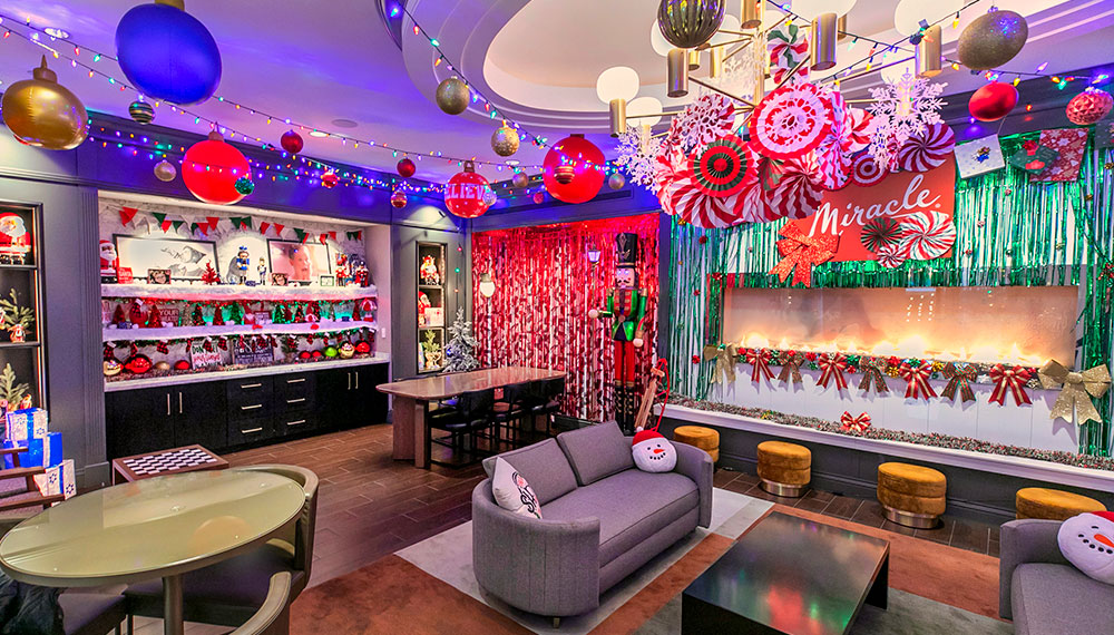 marlowe Holiday pop up